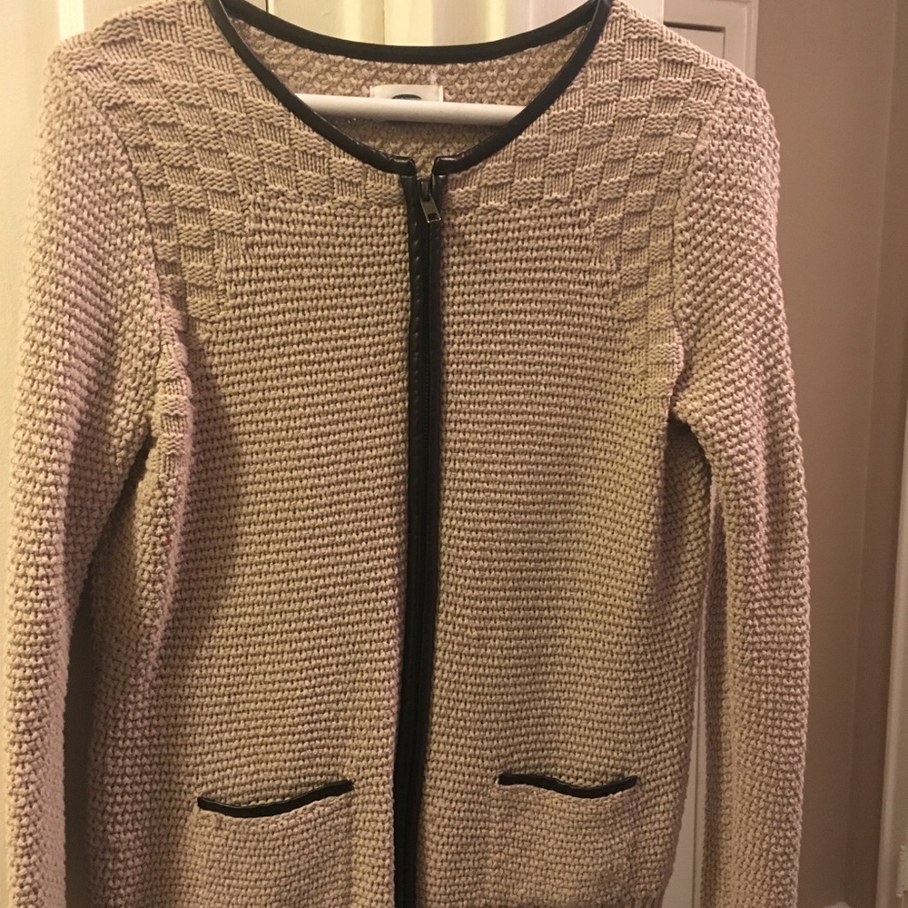 Zipper cardigan with leather trim